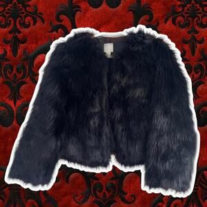 Absolutely divine black fur